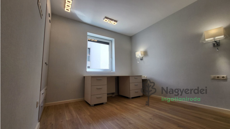 Debrecen, Belváros, Lakás, tégla lakás  