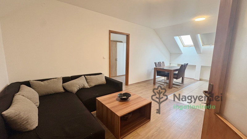 Debrecen, Nagyerdőalja, Lakás, tégla lakás  