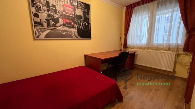 Debrecen, Nagyerdő, Lakás, tégla lakás  