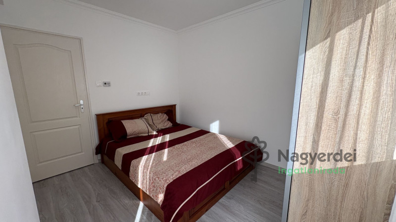 Debrecen, Postakert, Lakás, tégla lakás  