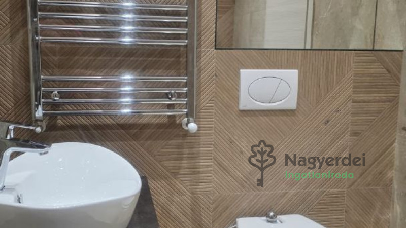 Debrecen, Belváros, Lakás, tégla lakás  