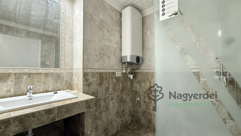 Debrecen, Belváros, Lakás, tégla lakás  