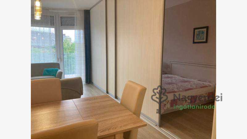 Debrecen, Péterfia, Lakás, tégla lakás  