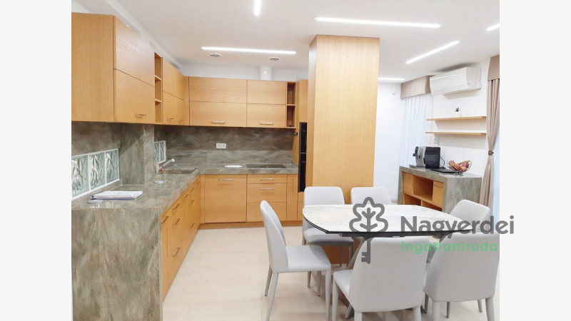 Debrecen, Belváros, Lakás, tégla lakás  