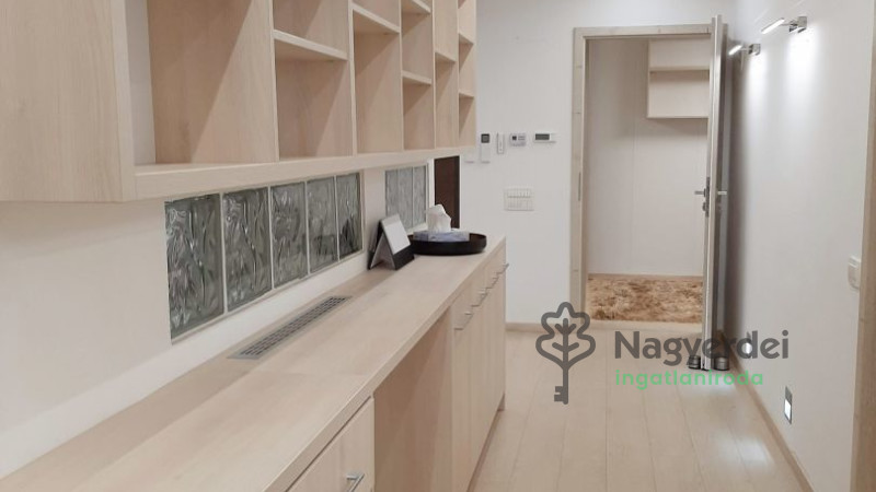 Debrecen, Belváros, Lakás, tégla lakás  