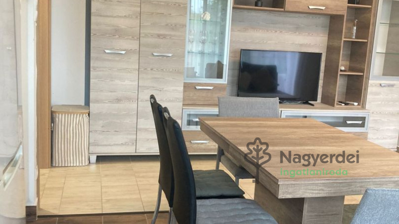 Debrecen, Péterfia, Lakás, tégla lakás  