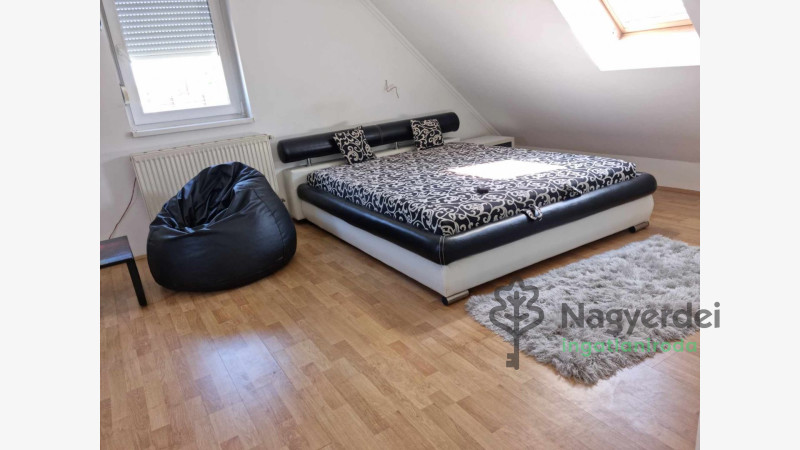 Debrecen, Széchenyikert, Lakás, tégla lakás  