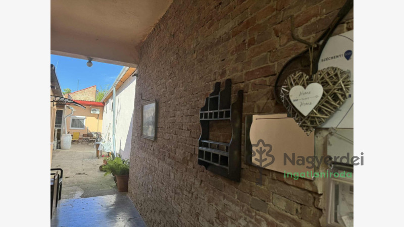 Debrecen, Nagyerdőalja, Ház, házrész  