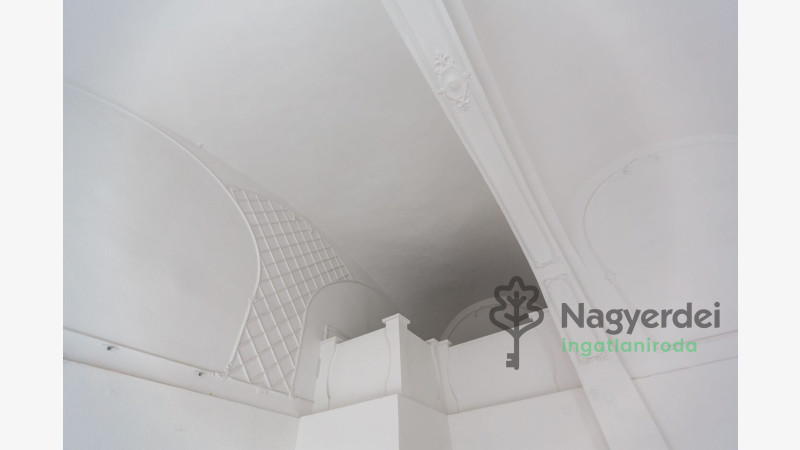 Debrecen, Belváros, Üzlethelyiség, nem üzletközpontban  