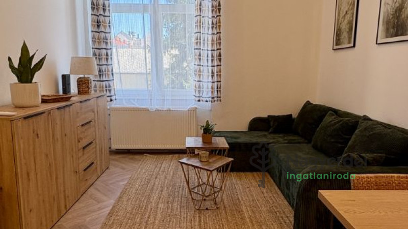 Debrecen, Belváros, Lakás, tégla lakás  