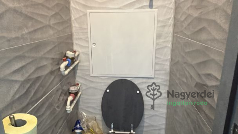 Debrecen, Burgundia, Lakás, panel lakás  