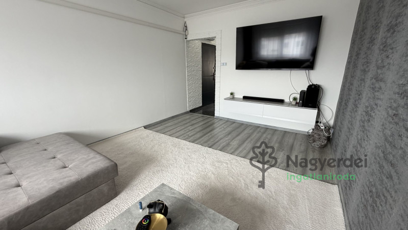 Debrecen, Burgundia, Lakás, panel lakás  