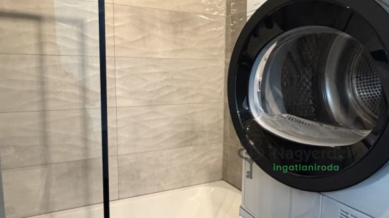 Debrecen, Burgundia, Lakás, panel lakás  