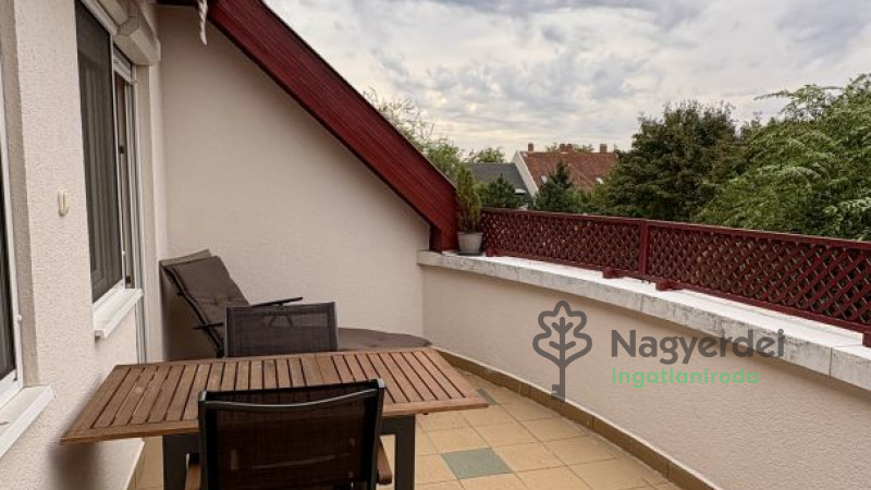 Debrecen, Nagyerdőalja, Lakás, tégla lakás  