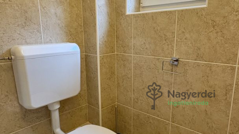 Debrecen, Nagyerdőalja, Lakás, tégla lakás  