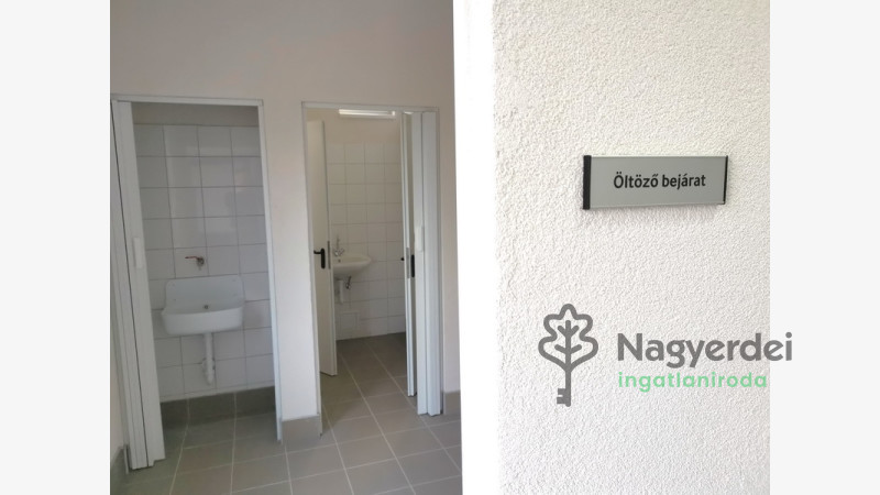 Hajdúbagos, Ipari ingatlan, ipari, keresk. épület  