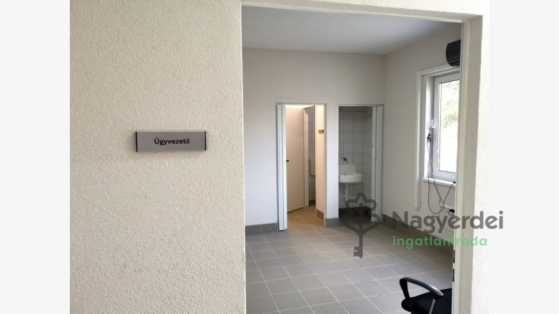 Hajdúbagos, Ipari ingatlan, ipari, keresk. épület  