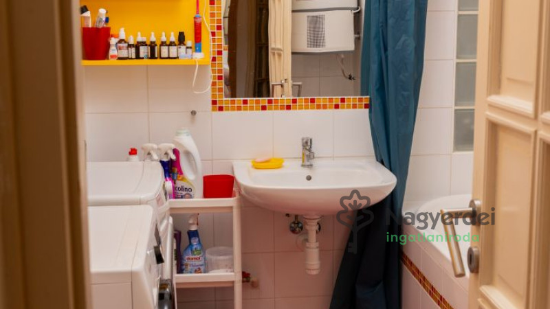 Debrecen, Bem tér, Lakás, tégla lakás  