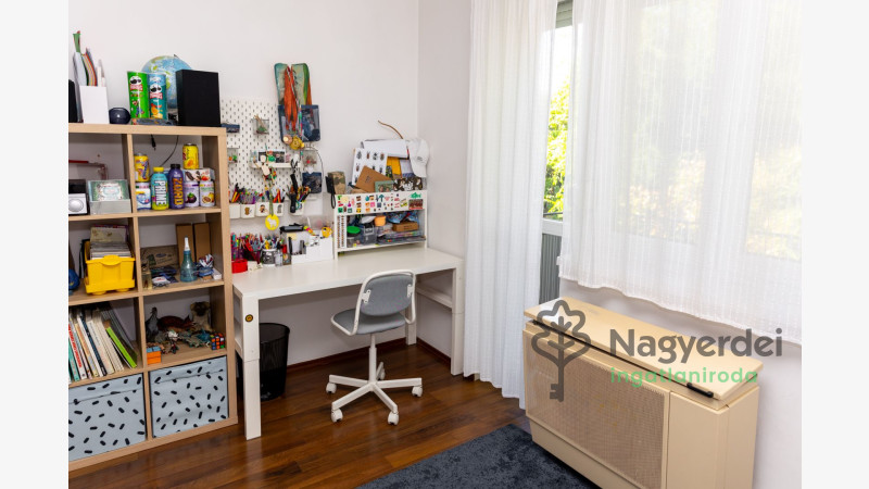 Debrecen, Bem tér, Lakás, tégla lakás  