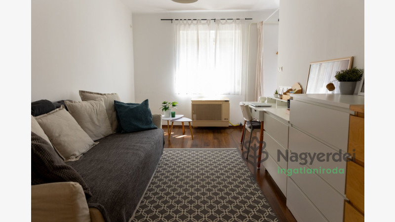 Debrecen, Bem tér, Lakás, tégla lakás  