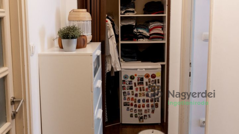 Debrecen, Bem tér, Lakás, tégla lakás  