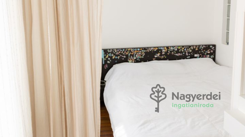 Debrecen, Bem tér, Lakás, tégla lakás  