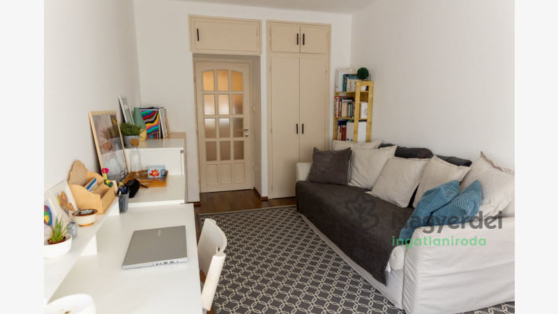 Debrecen, Bem tér, Lakás, tégla lakás  