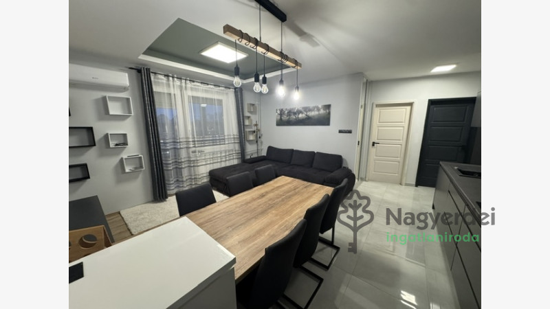 Debrecen, Belváros, Lakás, tégla lakás  