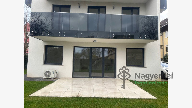 Debrecen, Vargakert, Lakás, tégla lakás  