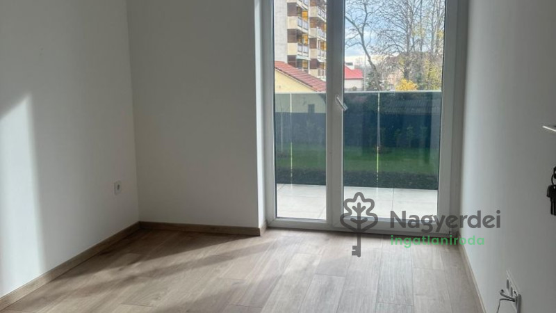 Debrecen, Vargakert, Lakás, tégla lakás  