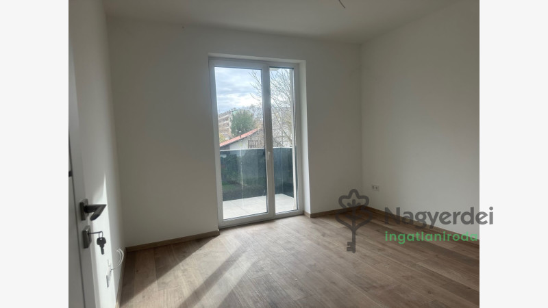 Debrecen, Vargakert, Lakás, tégla lakás  