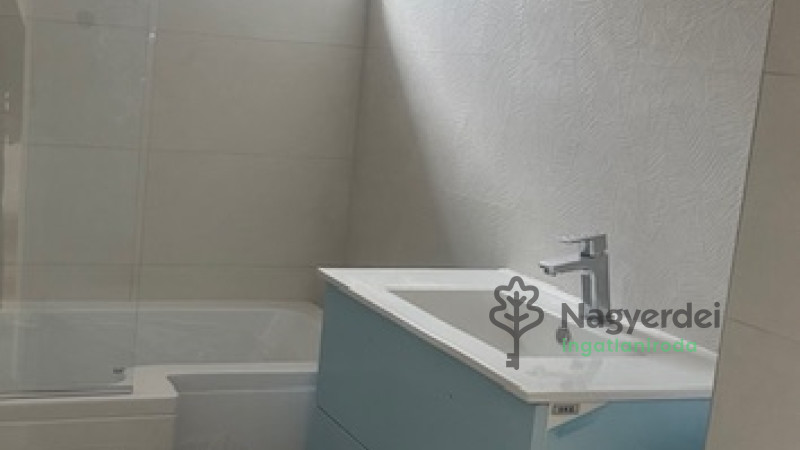 Debrecen, Vargakert, Lakás, tégla lakás  