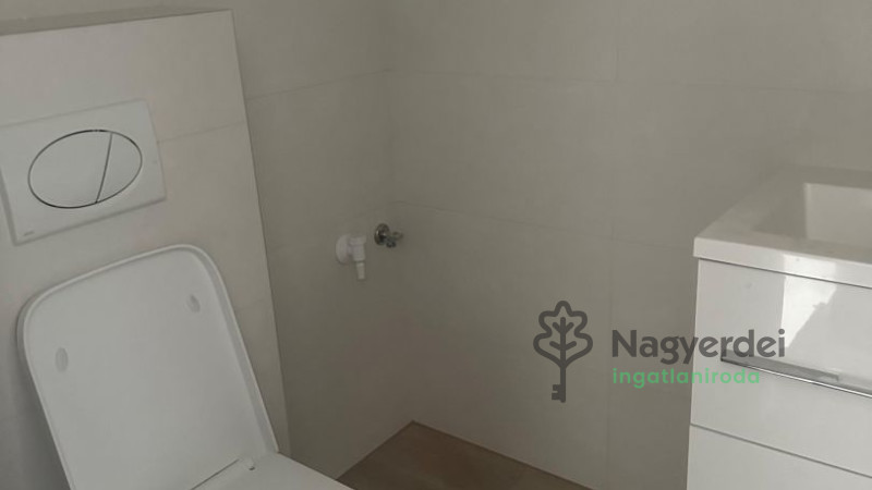 Debrecen, Vargakert, Lakás, tégla lakás  