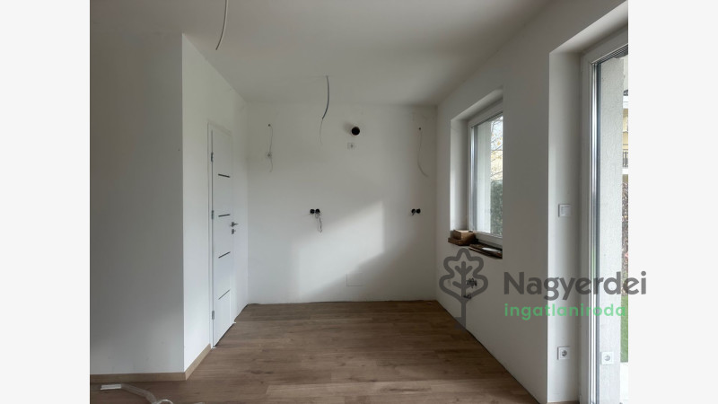 Debrecen, Vargakert, Lakás, tégla lakás  