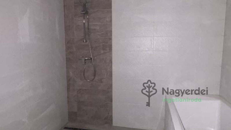 Debrecen, Belváros, Lakás, tégla lakás  