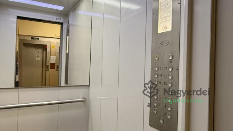 Debrecen, Sestakert, Lakás, panel lakás  