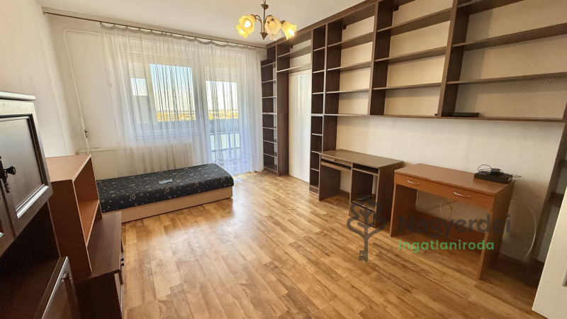 Debrecen, Sestakert, Lakás, panel lakás  