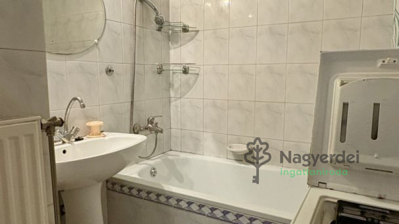Debrecen, Sestakert, Lakás, tégla lakás  