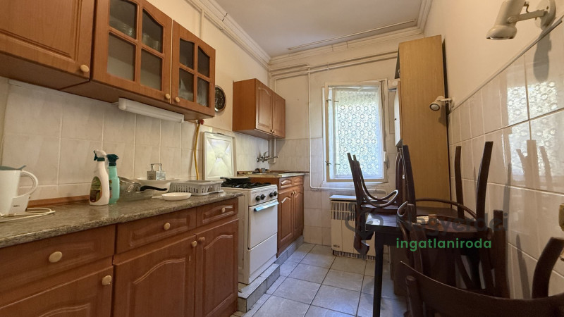 Debrecen, Nagyerdő, Lakás, tégla lakás  