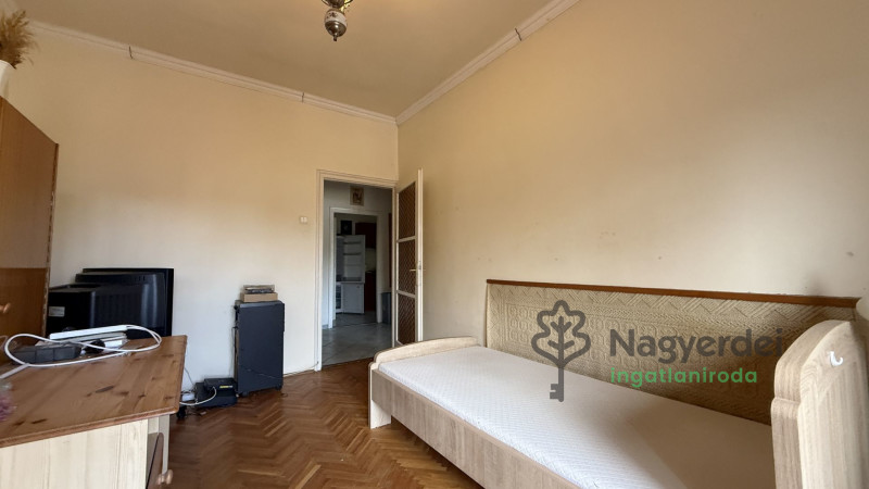 Debrecen, Nagyerdő, Lakás, tégla lakás  