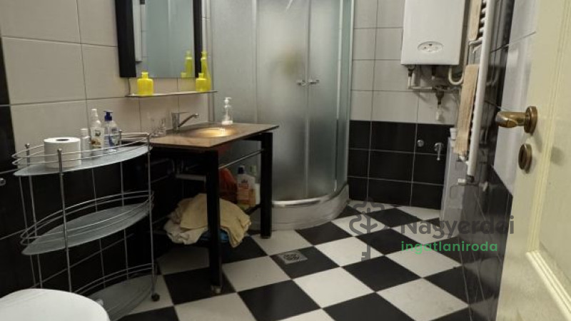 Debrecen, Péterfia, Ház, sorház  