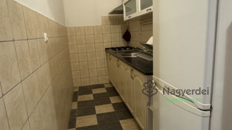 Debrecen, Péterfia, Ház, sorház  