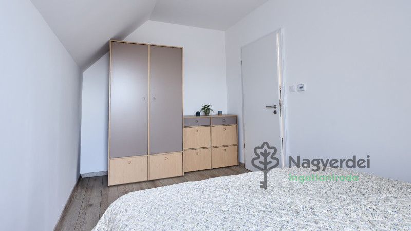 Hajdúszoboszló, Lakás, tégla lakás  
