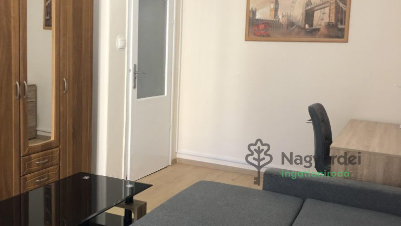 Debrecen, Nagyerdőalja, Lakás, tégla lakás  