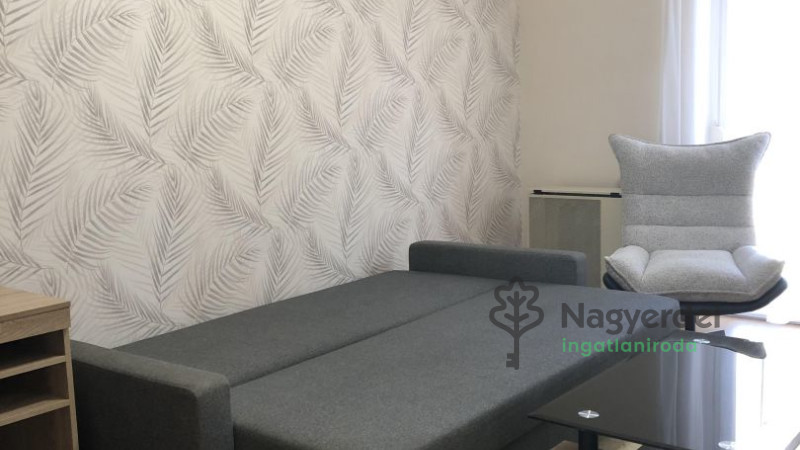 Debrecen, Nagyerdőalja, Lakás, tégla lakás  