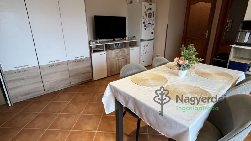 Téglás, Ház, sorház  