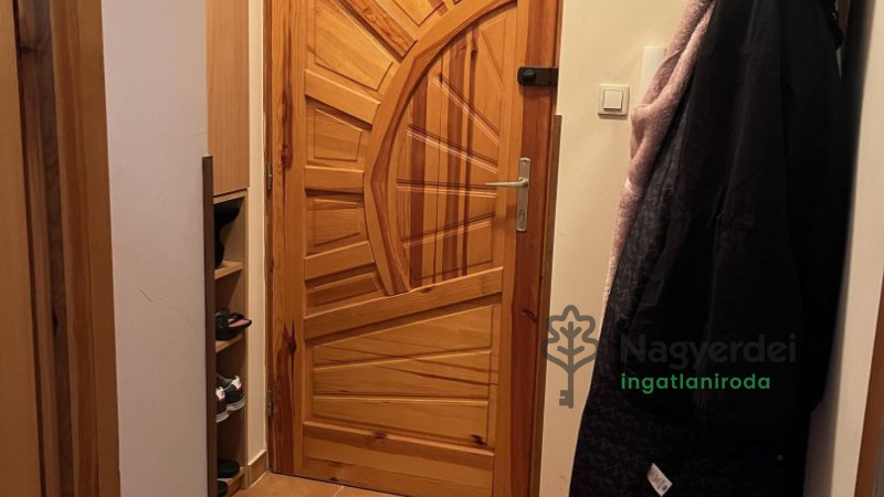 Téglás, Ház, sorház  