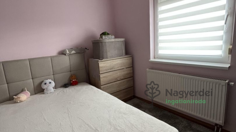 Téglás, Ház, sorház  