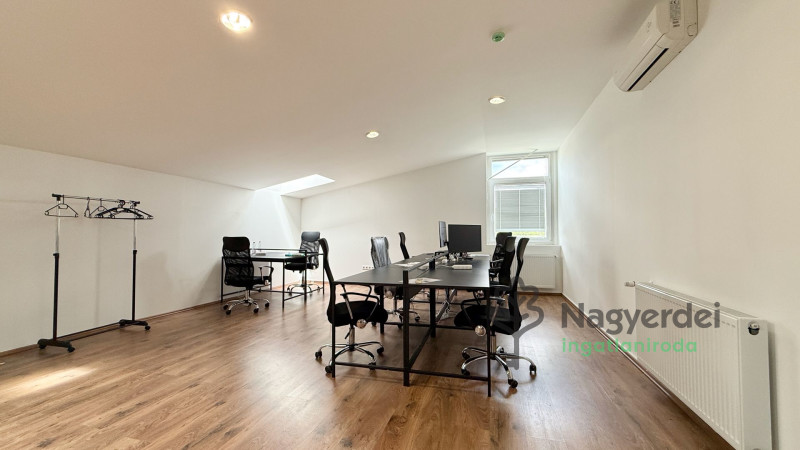 Debrecen, József Attila-telep, Iroda, nem irodaházban  