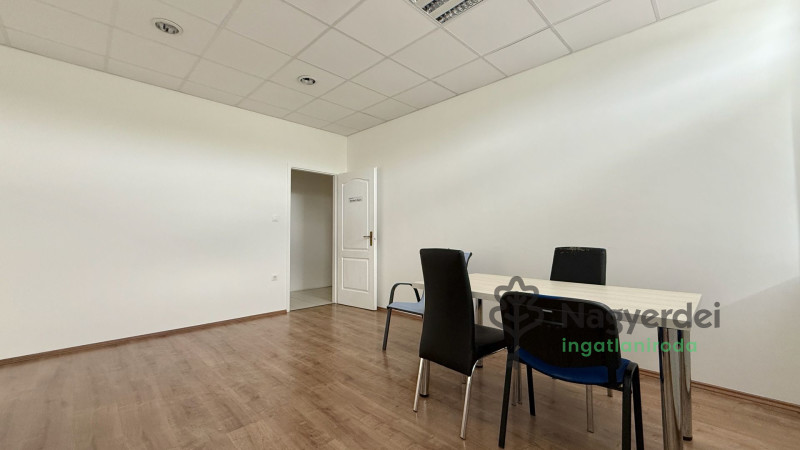 Debrecen, József Attila-telep, Iroda, nem irodaházban  